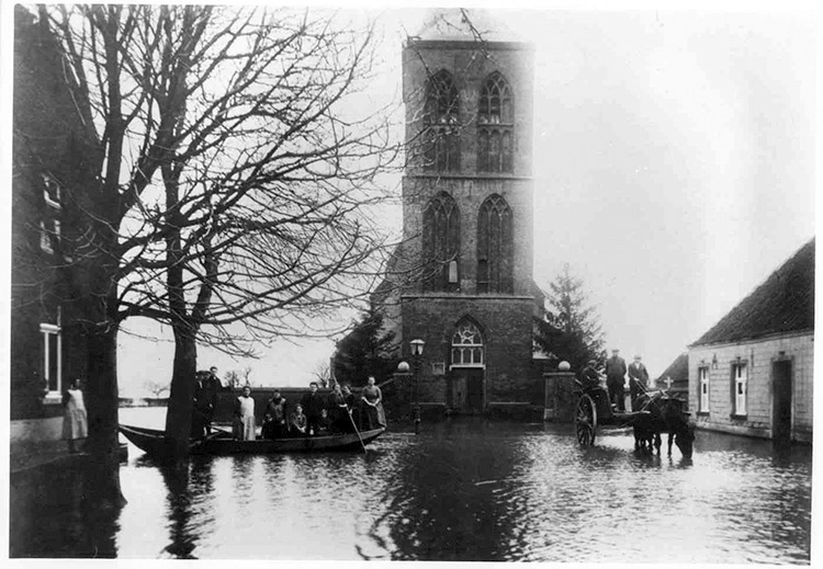 Flood of the Meuse in Grubbenvorst, 1926. Photo E. Bergs